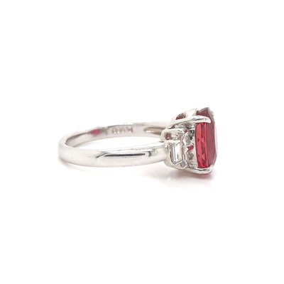 Lot 105 - Platinum 2.82ct Tourmaline & Diamond Ring