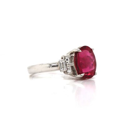 Lot 105 - Platinum 2.82ct Tourmaline & Diamond Ring